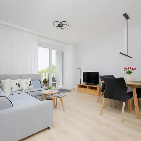 Stacja Wola Nowoczesny Apartament Z Balkonem I Parkingiem Warszawa By Noclegi Renters Exterior photo