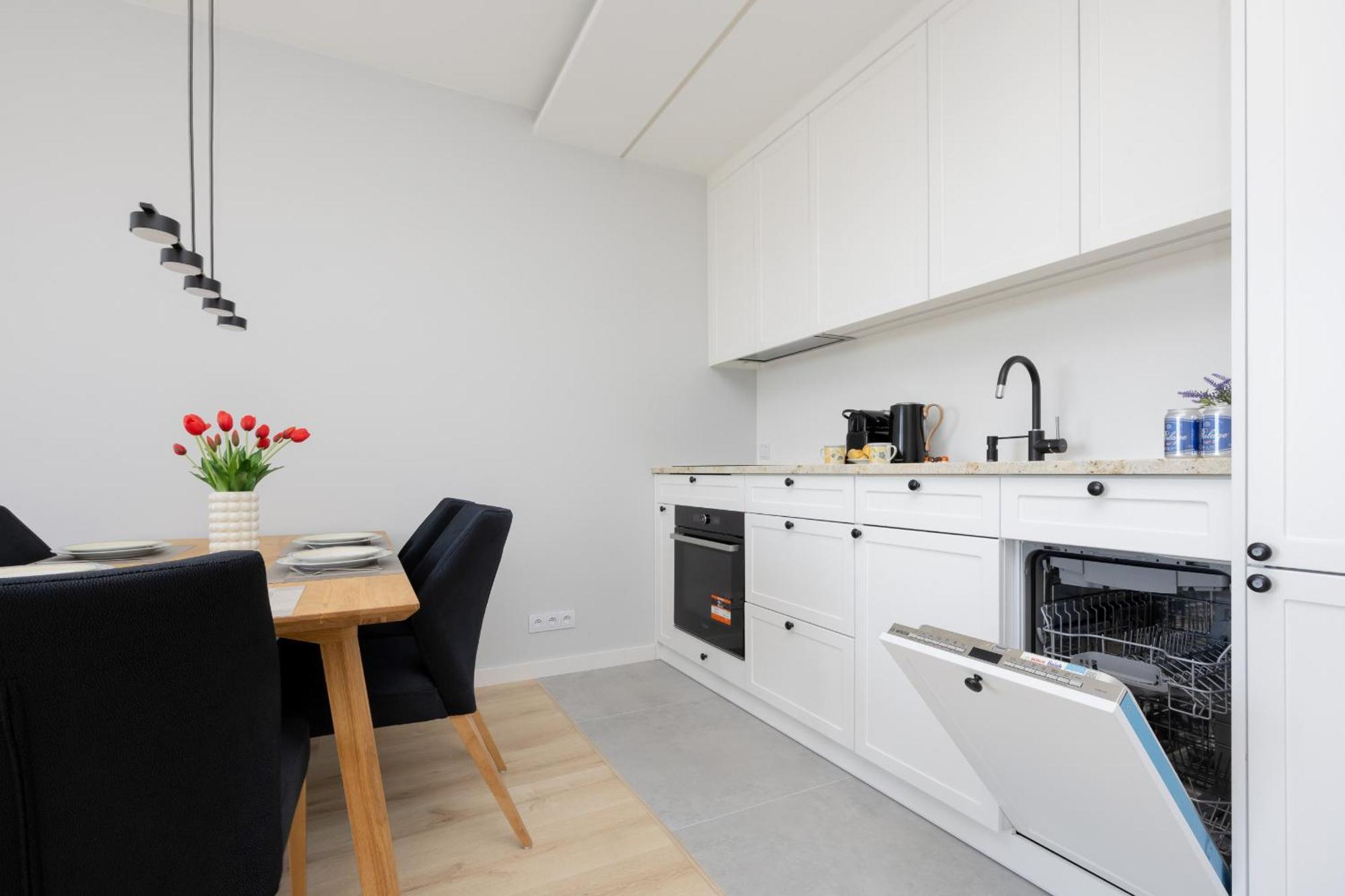 Apartment Stacja Wola Nowoczesny Z Balkonem I Parkingiem By Renters