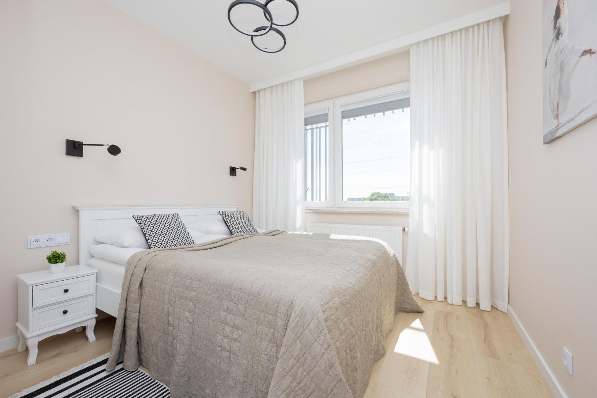 Stacja Wola Nowoczesny Z Balkonem I Parkingiem By Renters Apartment