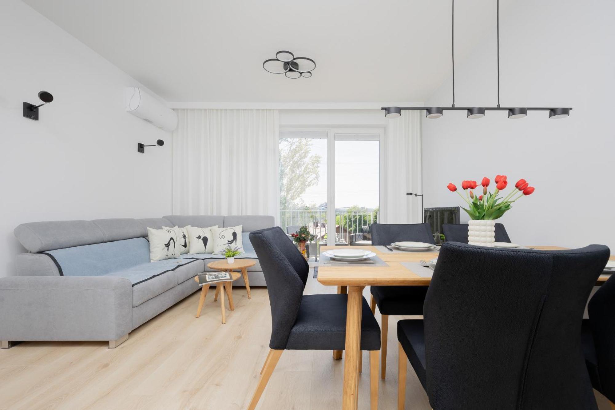 Apartment Stacja Wola Nowoczesny Z Balkonem I Parkingiem By Renters *