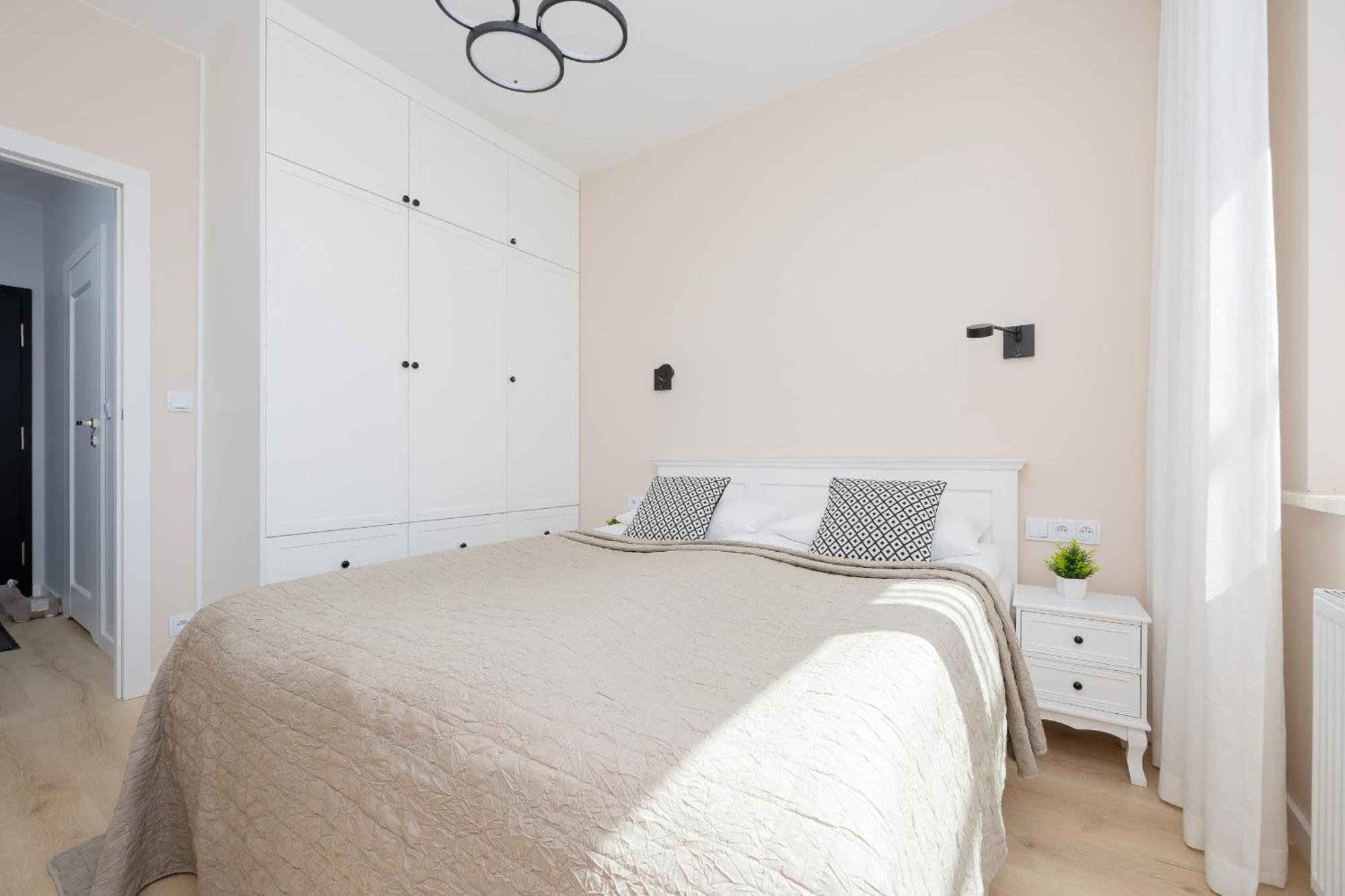 Stacja Wola Nowoczesny Z Balkonem I Parkingiem By Renters Apartment